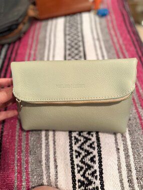 Portland Leather Boogey Pouch in Pistachio
